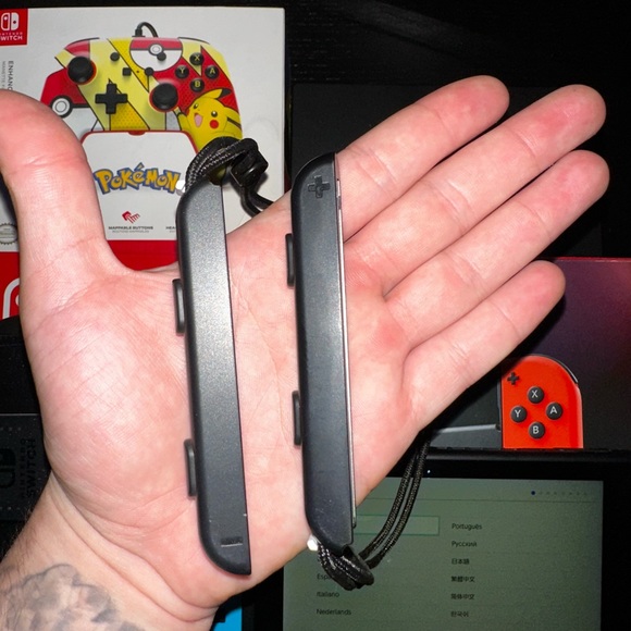 Nintendo switch Neon blue & red - Picture 7 of 15